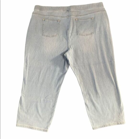 Belle light blue Cropped Capri’s - Picture 9 of 9